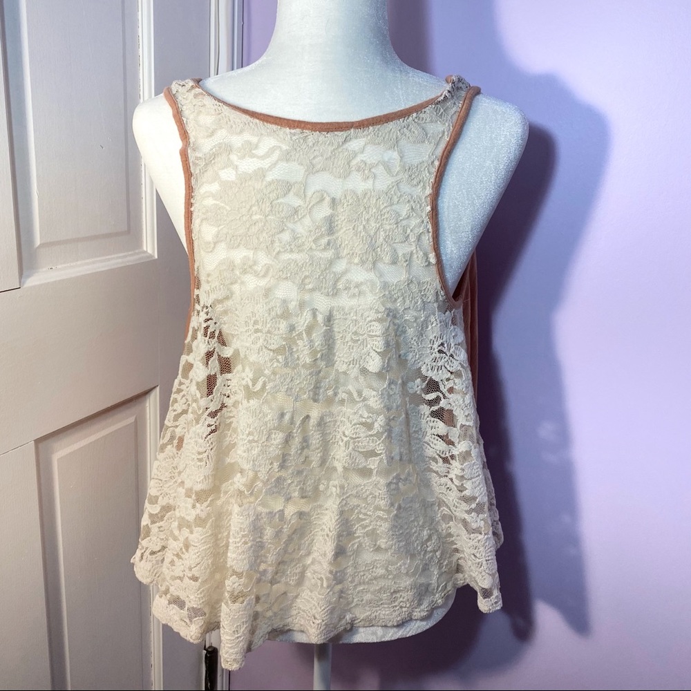 Forever 21 | Floral Lace Crop Top - Picture 2 of 4